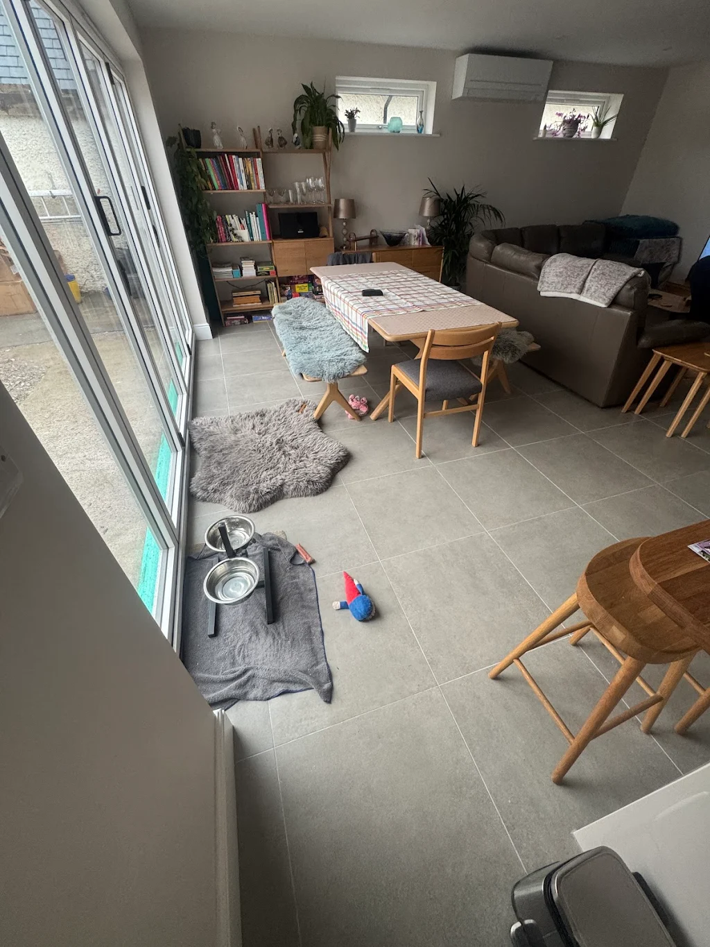 Kitchen floor tiling