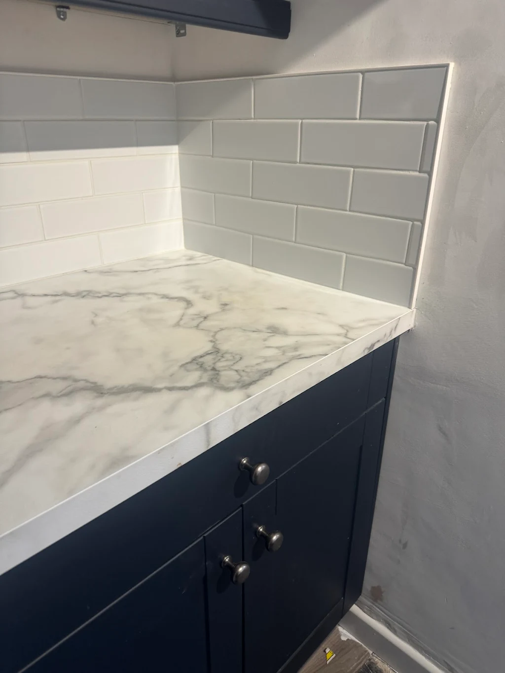 Splashback tiling