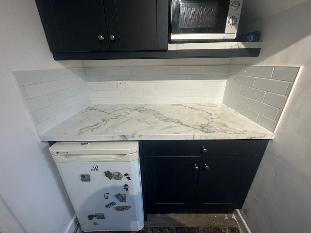 Splashback tiling