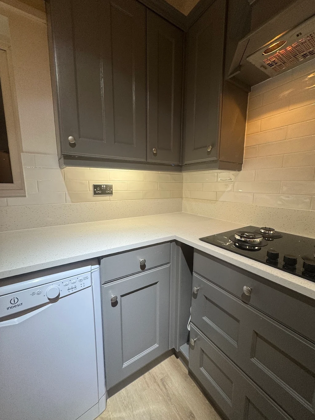 Splashback tiling