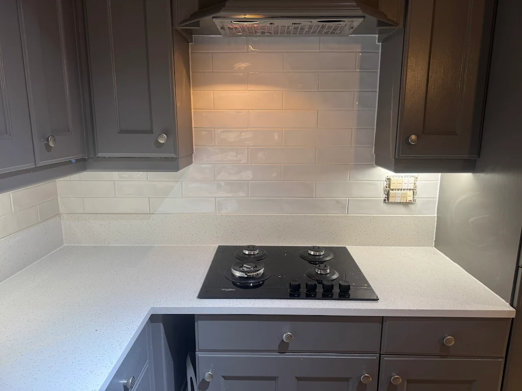 Splashback tiling
