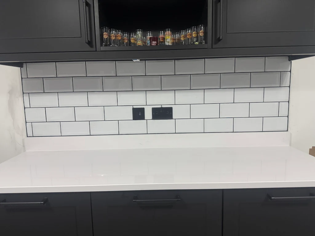 Splashback tiling