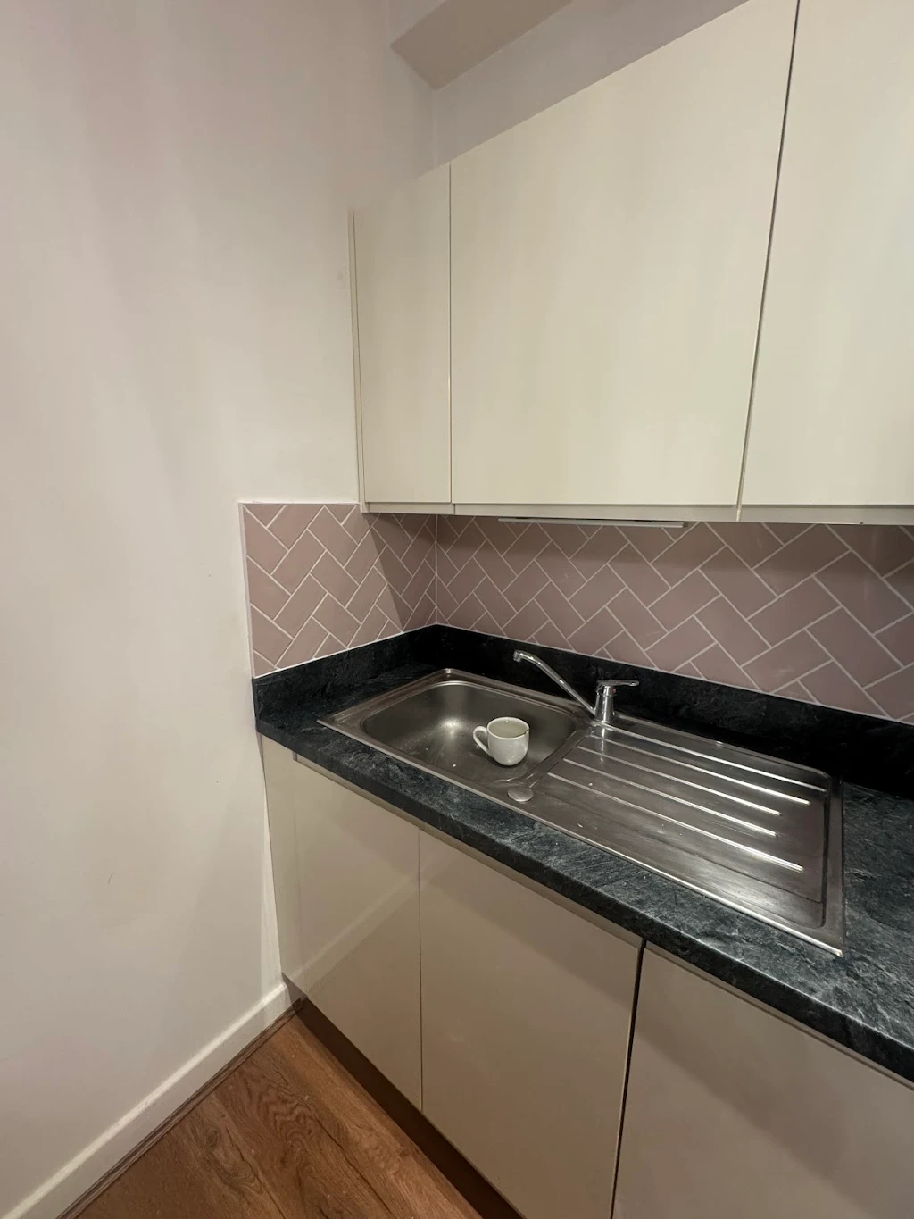 Splashback tiling