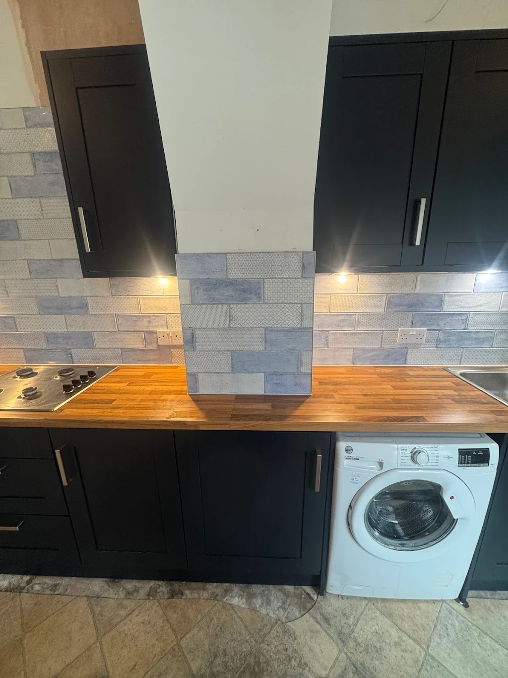 Splashback tiling