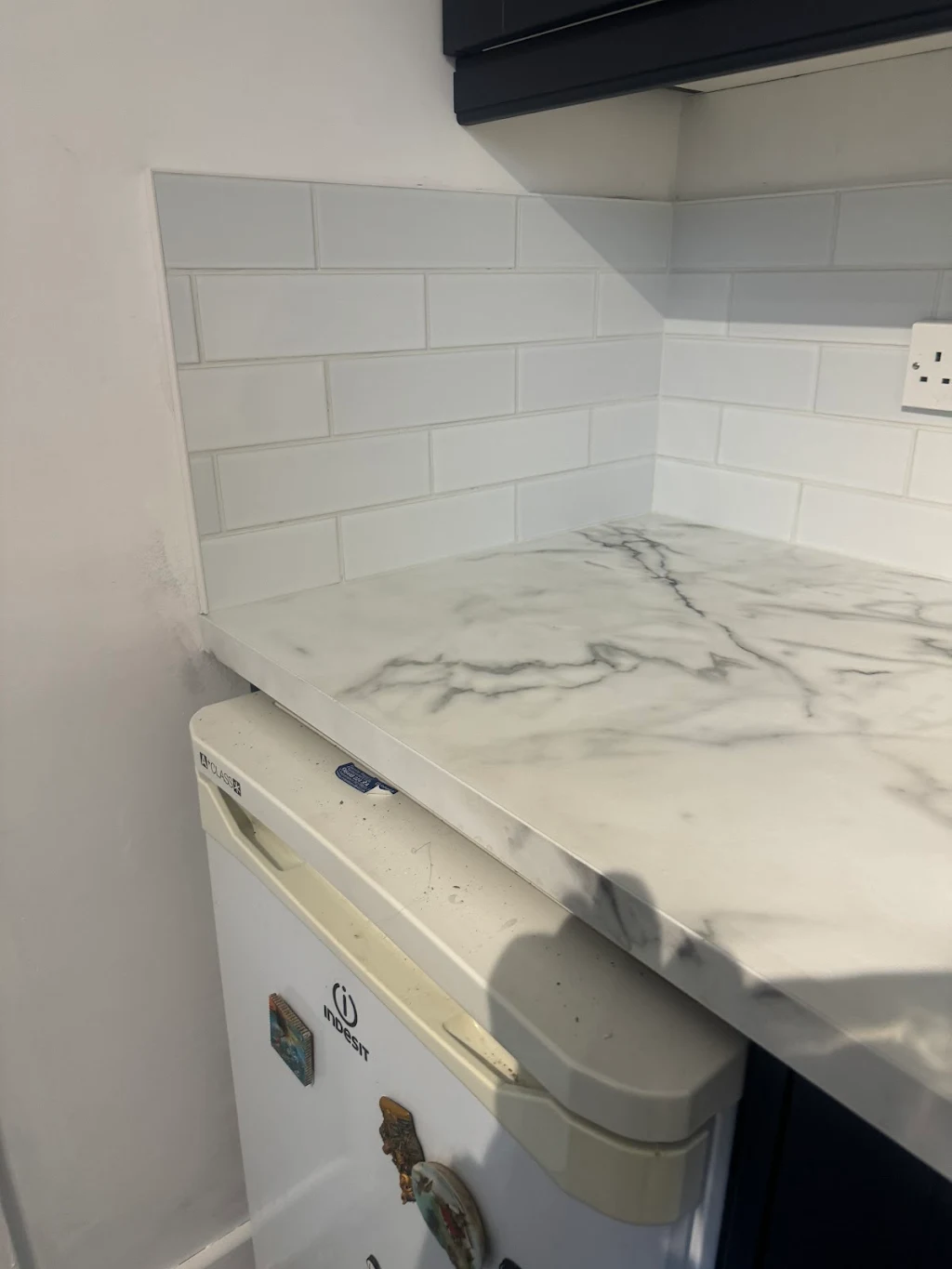Splashback tiling
