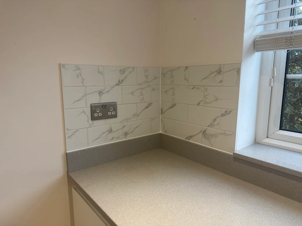 Splashback tiling