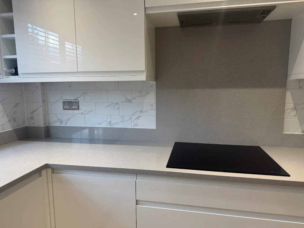 Splashback tiling