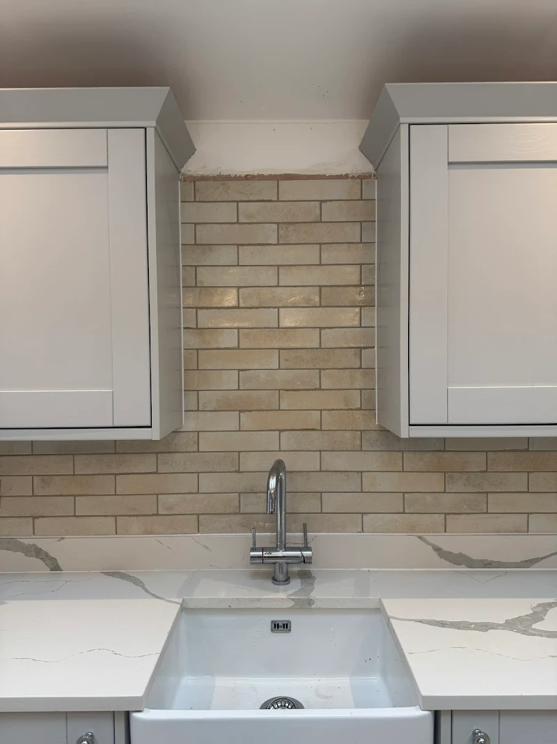 Splashback tiling