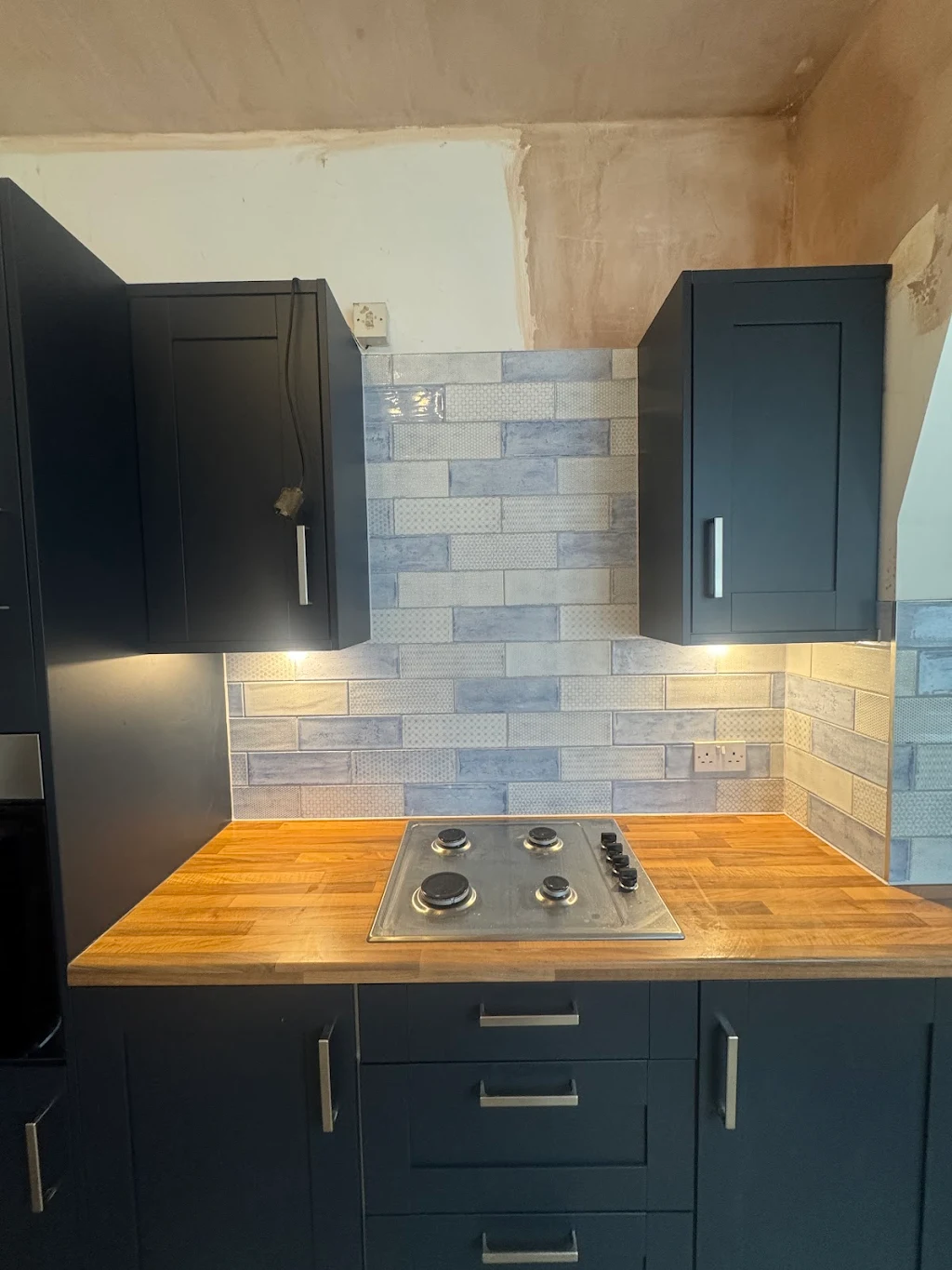 Splashback tiling
