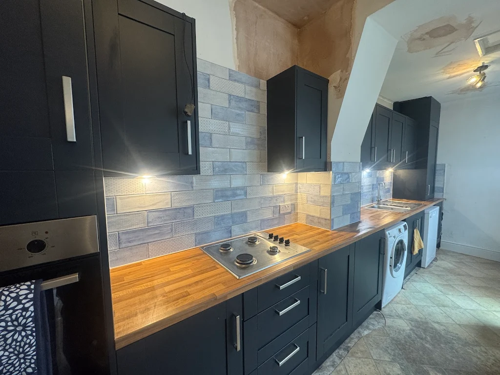 Splashback tiling